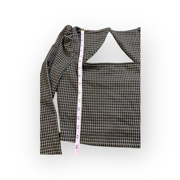 NWOT – New without tags. Never worn. No tag, but item is new and unused. - Picture 2 of 5